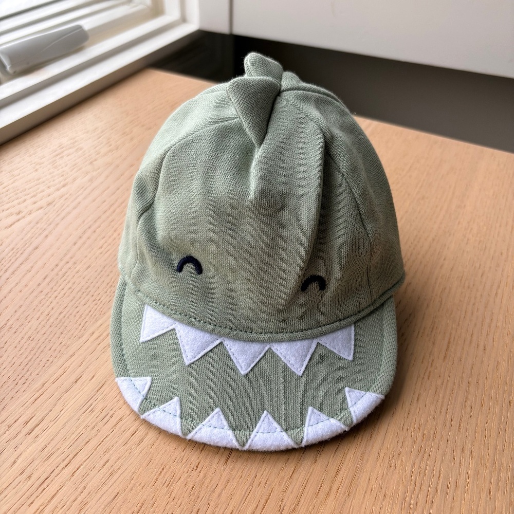 GAP- Baby Gap Dinosaur Cap.